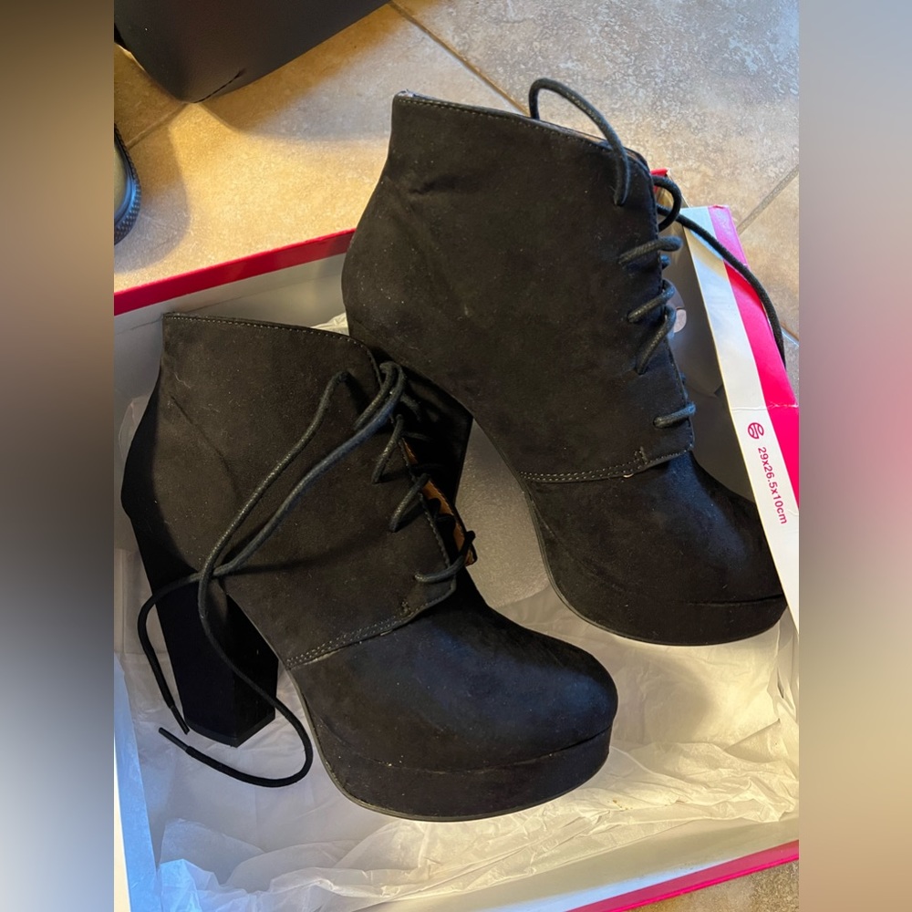 Mix No. 6 chunky suede black booties W7.5